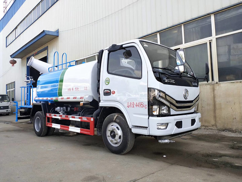 國(guó)六東風(fēng)多利卡噴霧抑塵車(chē)