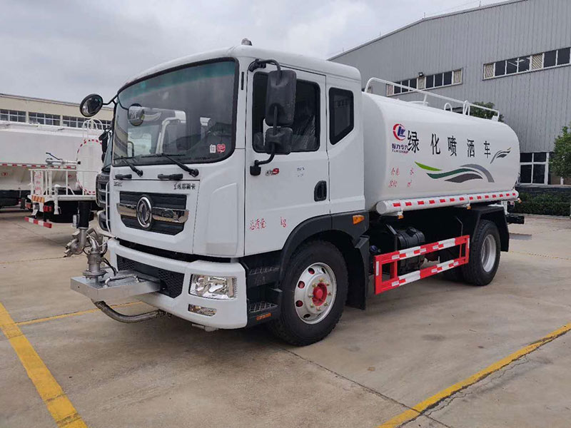 國(guó)六東風(fēng)多利卡D9灑水車(chē)