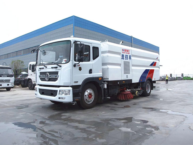 東風(fēng)多利卡D9洗掃車(chē)