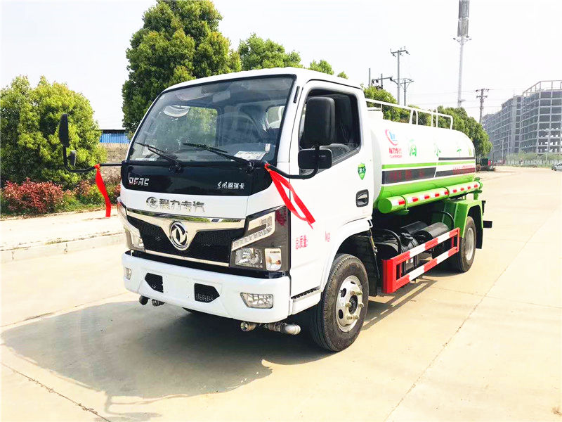 國(guó)六東風(fēng)福瑞卡5方灑水車(chē)